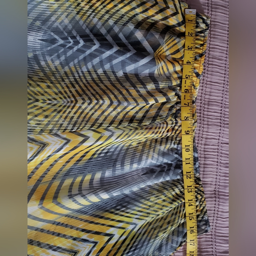 🌟 IC by Connie K Yellow and Gray Abstract Animal Print Pants - Size XL 🌟 - Picture 4 of 4